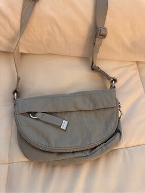 lululemon athletica gray crossbody bag